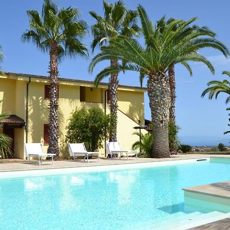 Villa Antonella Дзамброне Екстериор снимка